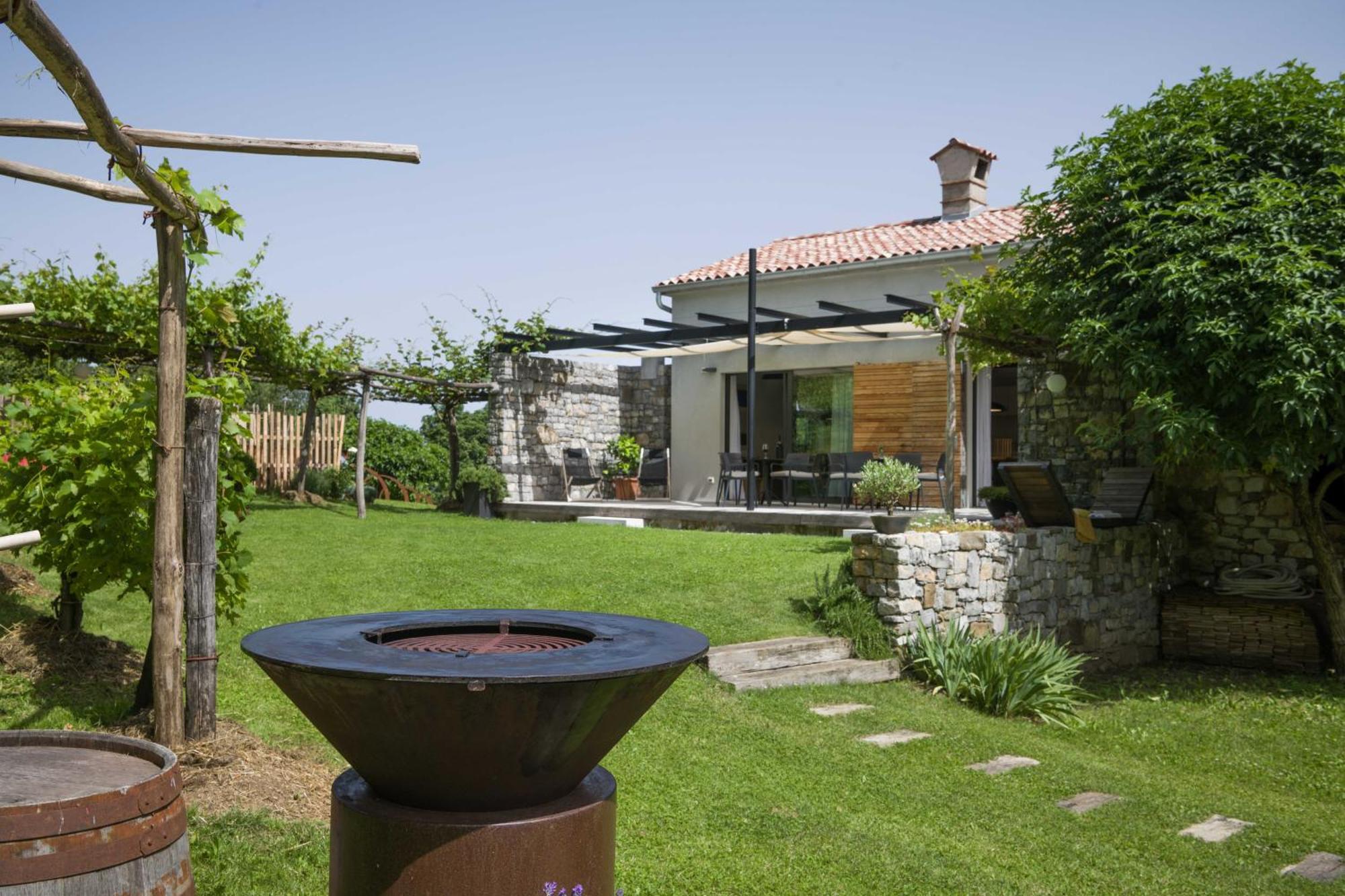 Villa Artes With Free Hot Tub & Sauna Branik エクステリア 写真